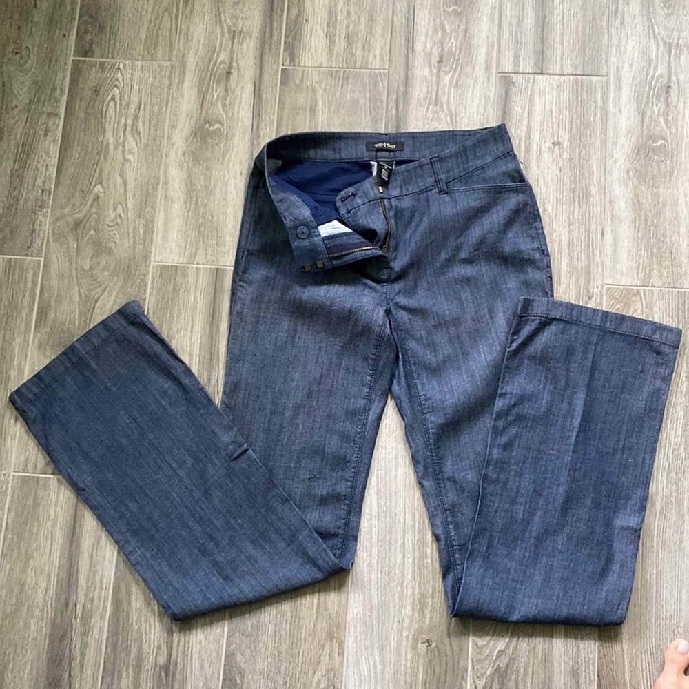 Super soft trouser/denim jeans. 63% lyocell, 35% cotton, 2 % spandex.